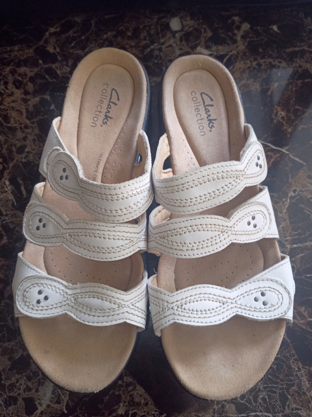 Clarks Collection Women's White Comfort Sandals